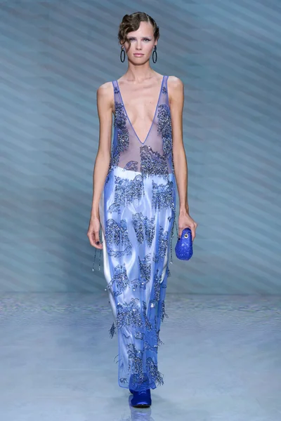 Look 50